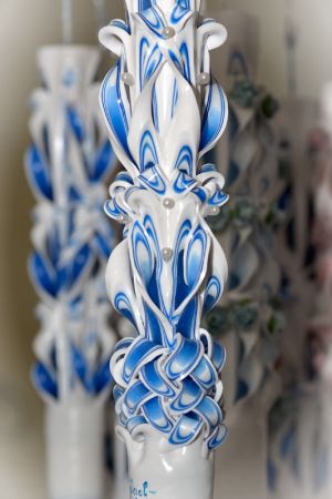 Lumanari nunta sau botez sculptate 6 coloane, cu perlute, miez albastru cu irizatie dubla de albastru