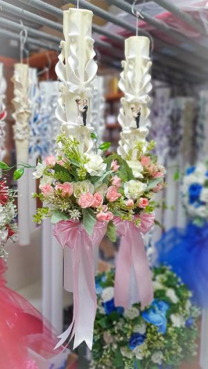 Lumanare nunta cu aranjament din flori artificiale  -exterior crem si perlute