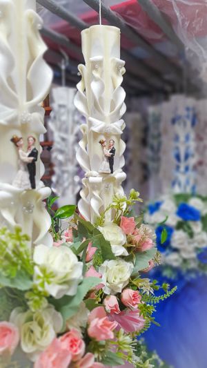 Lumanare nunta cu aranjament din flori artificiale  -exterior crem si perlute